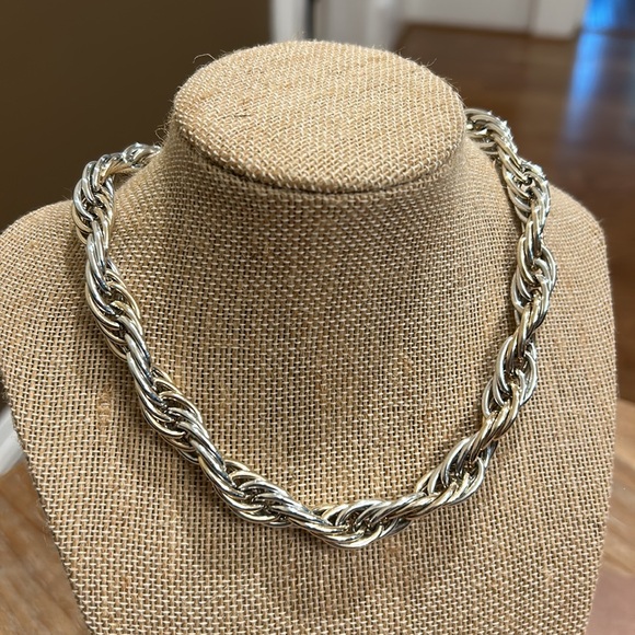 Vintage Trifari Set. Made in France. Necklace & Matching Bracelet - Picture 4 of 17